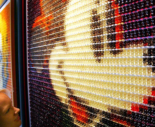 Mickey Mouse aus Gummibärchen von Johannes Cordes